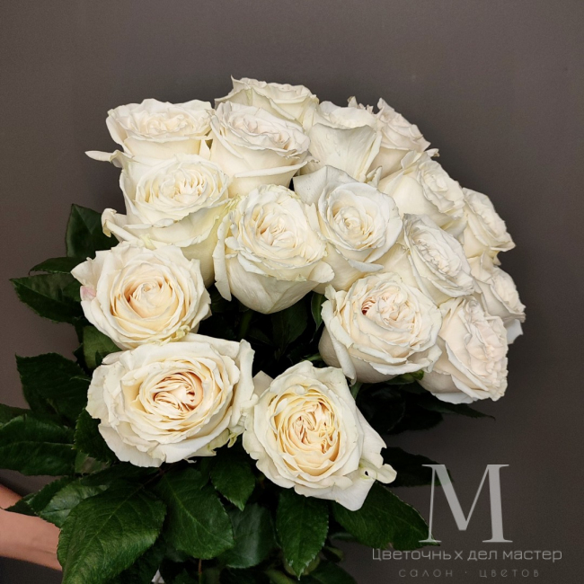 Букет «Белые розы» от «Цветочных дел Мастер»