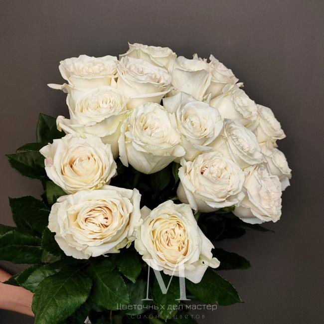 Букет «Белые розы» от интернет-магазина «Цветочных дел Мастер»