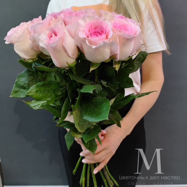 Букет роз «Нежный поцелуй» от «Цветочных дел Мастер»