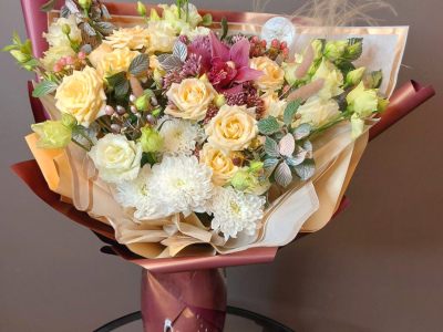 Сборный букет «Дороже золота»