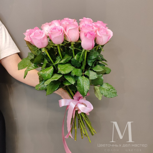Букет  «из 17 розовых роз» от «Цветочных дел Мастер»