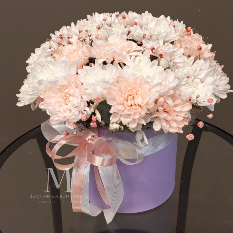 Композиция в шляпной коробке &laquo;Пудровая нежность&raquo;