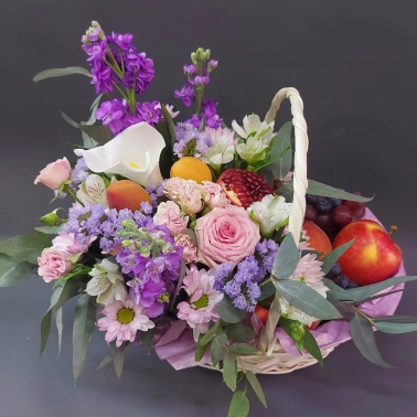 Фруктовая композиция в корзине «Маджента»