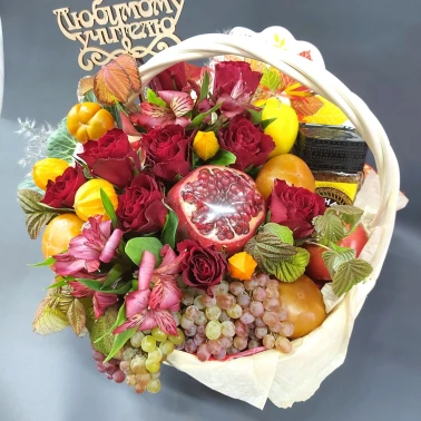 Фруктовая композиция в корзине «Презент»