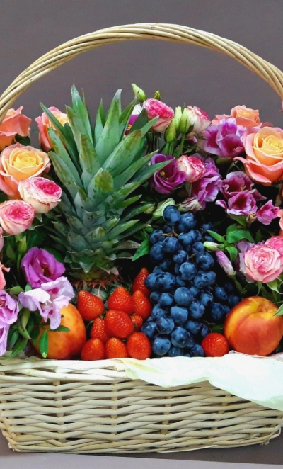 Фруктовая композиция в корзине «Пандора»
