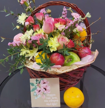 Фруктовая композиция в корзине «Изобилие»