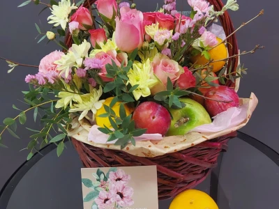 Фруктовая композиция в корзине «Изобилие»