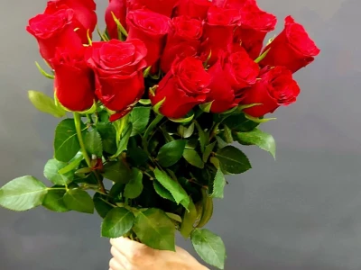 Букет «17 красных роз»