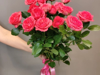 Букет кустовых роз «Прекрасный день»