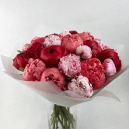 Огромный букет пионов 0