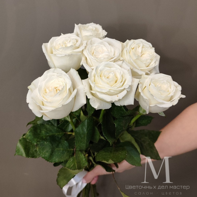 Букет «9 белых роз» от «Цветочных дел Мастер»