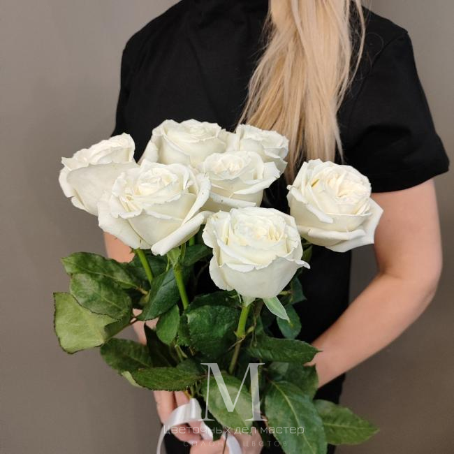 Букет «9 белых роз» от интернет-магазина «Цветочных дел Мастер»