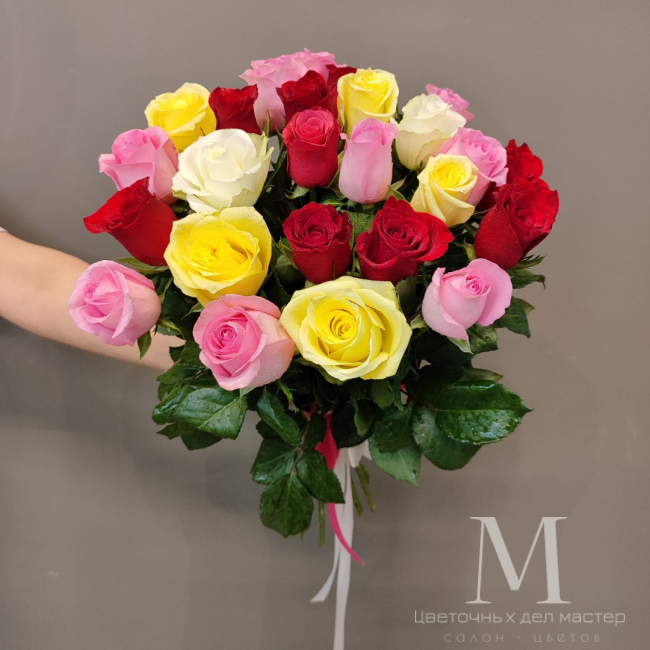 Букет «Розы микс» от «Цветочных дел Мастер»