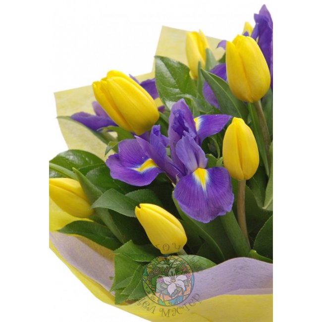 Букет «Тюльпаны с ирисами» от «Цветочных дел Мастер»