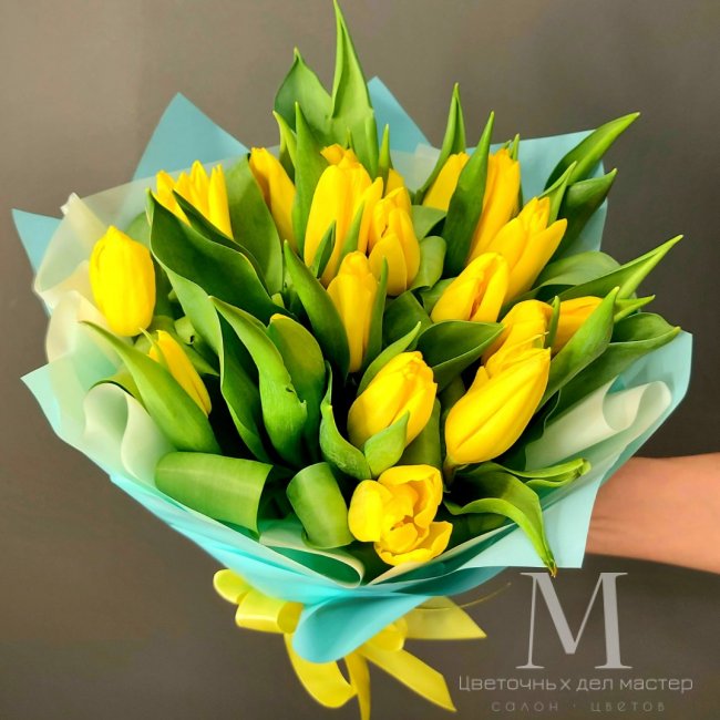 Букет «Желтые тюльпаны» от «Цветочных дел Мастер»