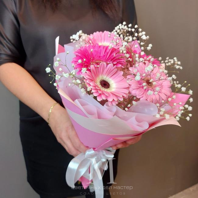 Букет «Розовые герберы» от интернет-магазина «Цветочных дел Мастер»