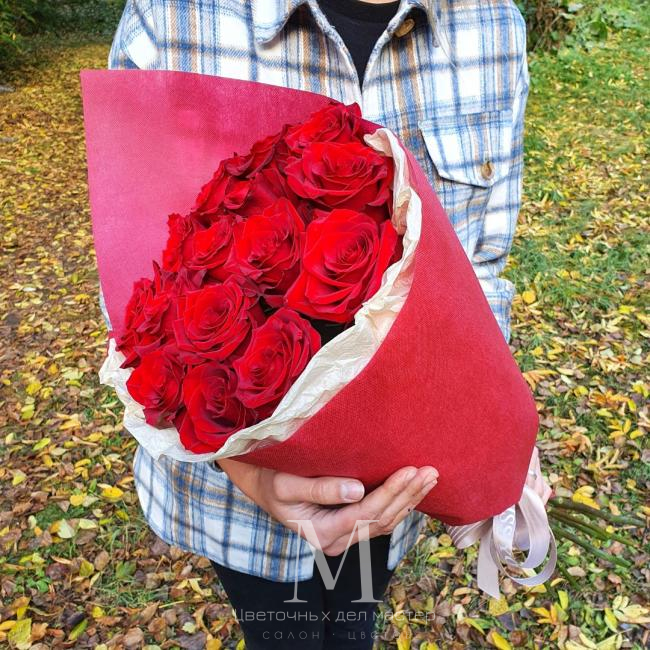 Букет роз «Вместо тысячи слов» от интернет-магазина «Цветочных дел Мастер»