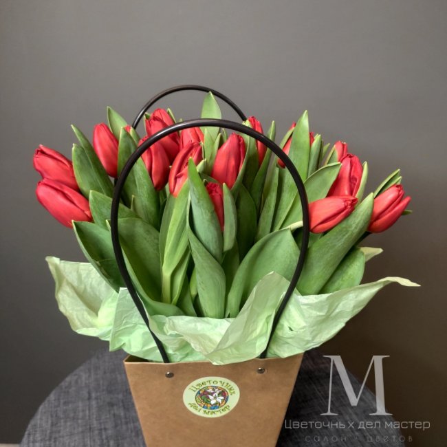 Букет тюльпанов «Презент» от «Цветочных дел Мастер»