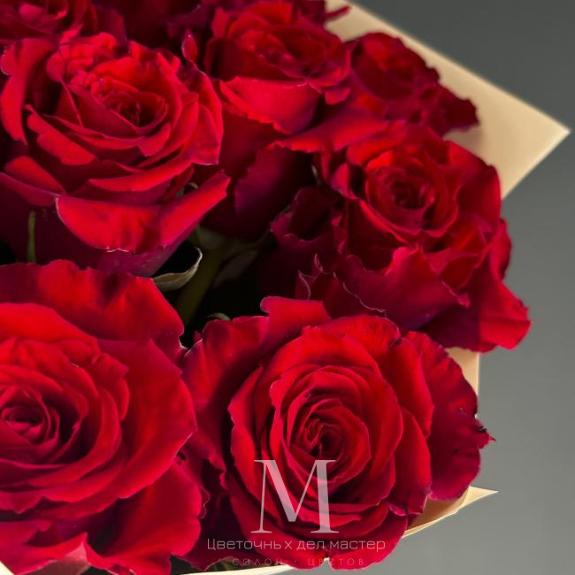 Букет роз «Романтическая страсть» от интернет-магазина «Цветочных дел Мастер»